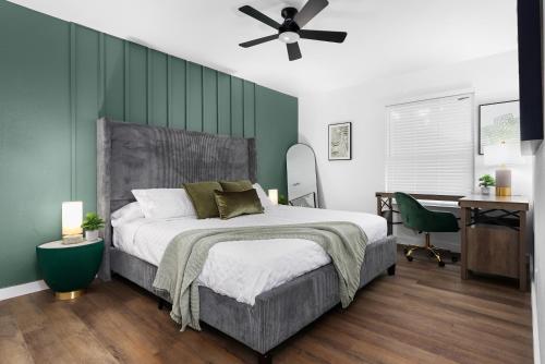 Modern 4BR Condo Perfect for Large Groups & Events in Austin, USA