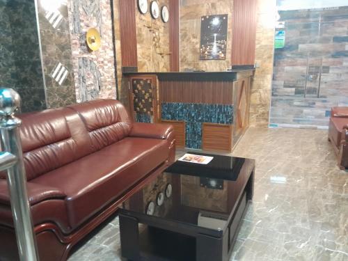 Фойє, Mazola Diamond Hotel in Дар-ес-Салам