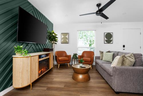 Downtown Austin - Workspace, Near SoCo 2BR in Austin, USA