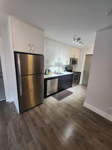 kuhinja, Cozy Royal Bay Suite in Colwood