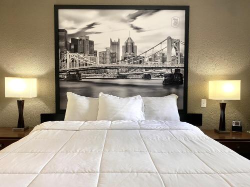 Rodeway Inn - image 8