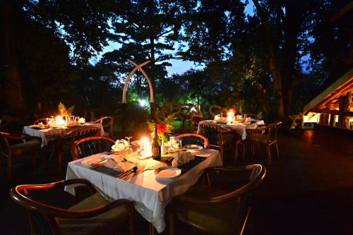 restavracija, Forest Cottages in Kampala