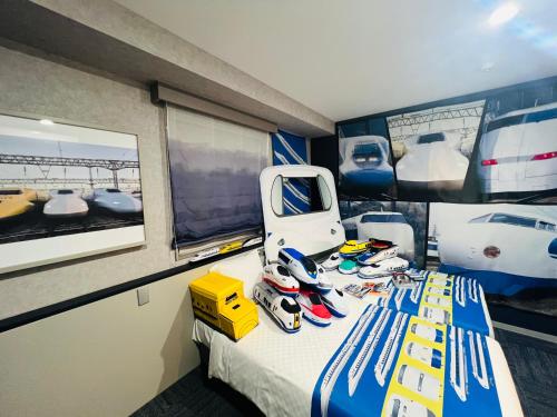 room detail thumbnail 1