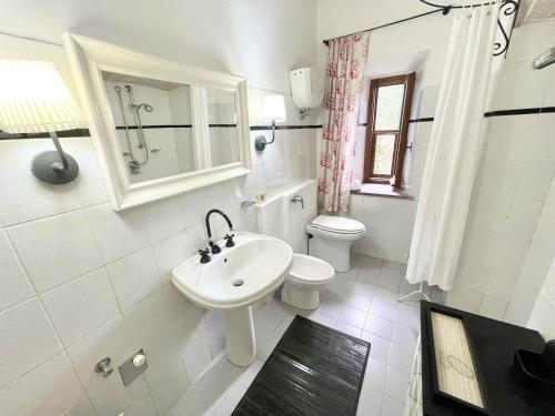 Exclusive pool - wondrous views - biological Gardens - pool house - 11 guests