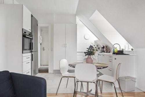 Ama Hyg Atelier Copenhagen-LOVELY TOP FLOOR Apart -NEAR AIRPORT-METRO AND THE BEACH, Kopenhagen (Foto 7)