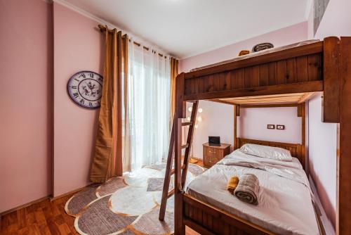 Two-Bedroom Apartment with Balcony and Sea View image 10