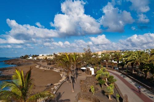 Camel's Spring Club - image 12