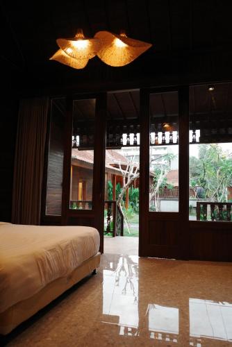 Villa with Garden View image 2