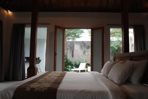 Villa with Private Pool image 5