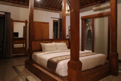 Villa with Private Pool image 8