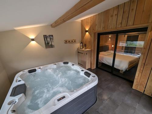 Gîte En Plain'Nature- Jacuzzi privatif-4 personnes