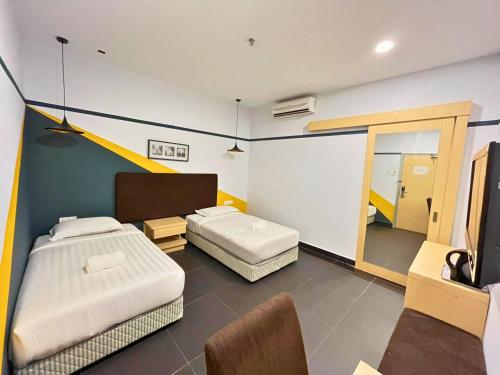 2 twin beds