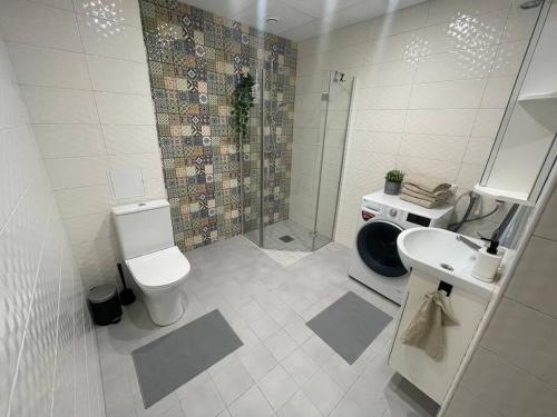 Zuhanyzó, 4 Rooms apartmet in Rakvere in Rakvere