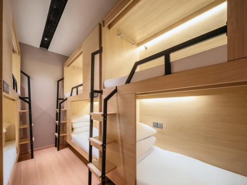 Denpa Inn - Nanjing West Road Metro Station, Shanghái (foto 4)