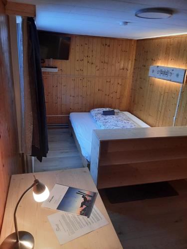 1 twin bed