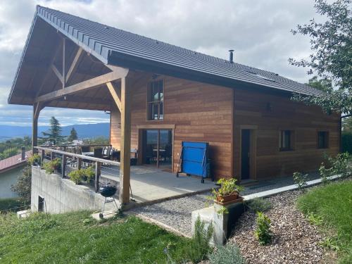 Chalet spacieux entre lacs et montagnes gîte à louer Copponex