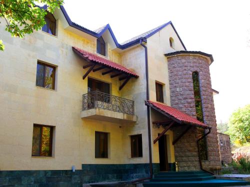 Hotel Tsaghkatun