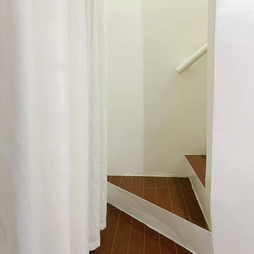 Kellys Crib Transient Deca Clark in Sapalibutad