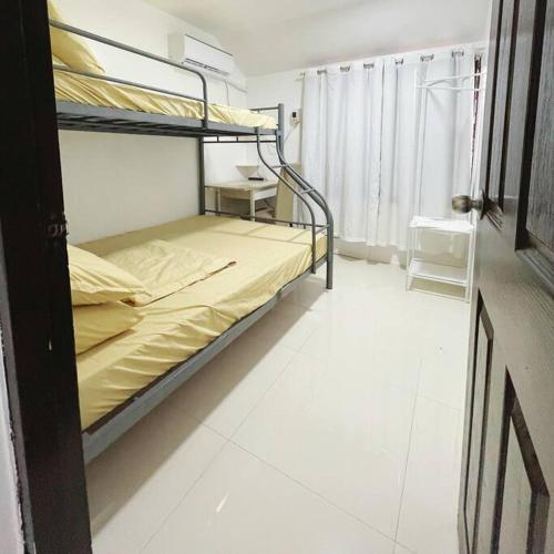 Kellys Crib Transient Deca Clark in Sapalibutad