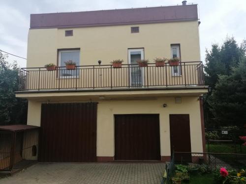 Apartament z 3 sypialniami - bezpłatny parking – khách sạn tại Widzew