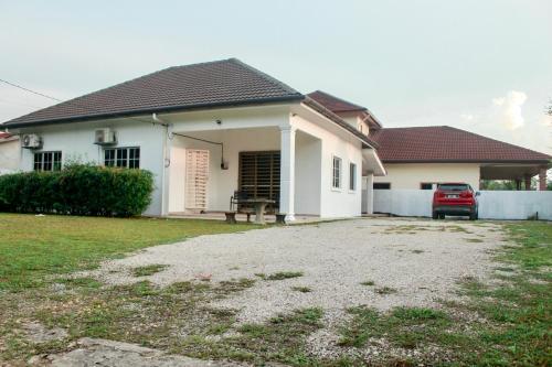 Kundang Villa @ Tasik Biru - 3 Bedrooms Bungalow