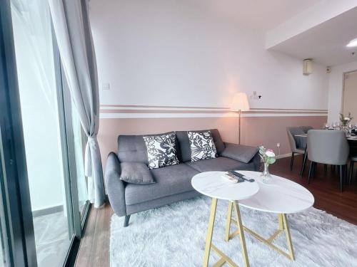 PJ cozy grand design home 1-10 pax 5 min to Sunway PJ cozy grand design home 1-10 pax 5 min to Sunway