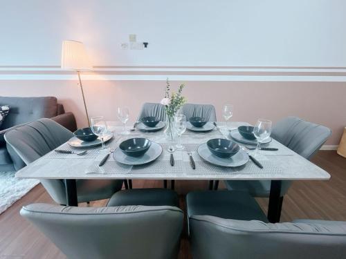 PJ cozy grand design home 1-10 pax 5 min to Sunway - image 9
