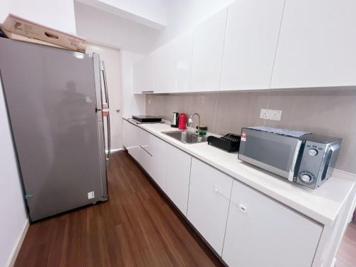 PJ cozy grand design home 1-10 pax 5 min to Sunway - image 7