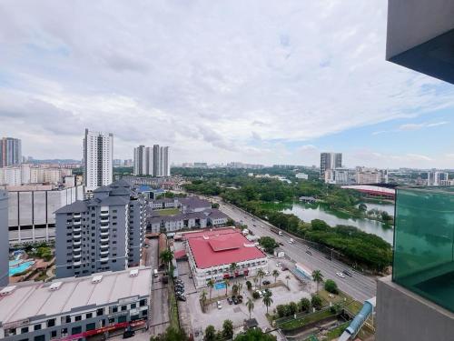 PJ cozy grand design home 1-10 pax 5 min to Sunway PJ cozy grand design home 1-10 pax 5 min to Sunway