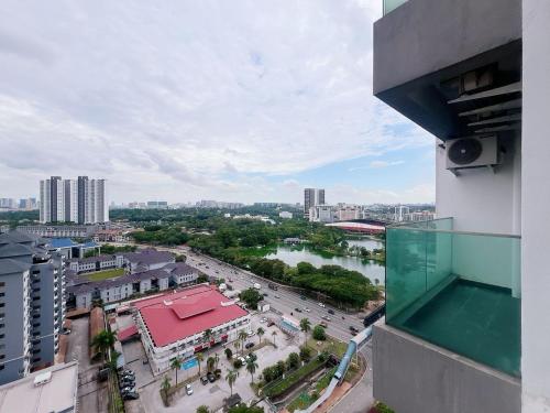PJ cozy grand design home 1-10 pax 5 min to Sunway PJ cozy grand design home 1-10 pax 5 min to Sunway