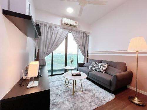 PJ cozy grand design home 1-10 pax 5 min to Sunway PJ cozy grand design home 1-10 pax 5 min to Sunway