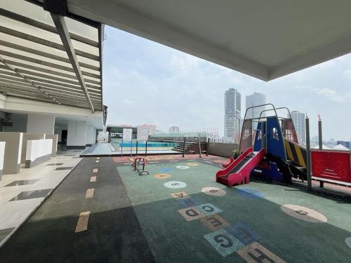 PJ cozy grand design home 1-10 pax 5 min to Sunway PJ cozy grand design home 1-10 pax 5 min to Sunway