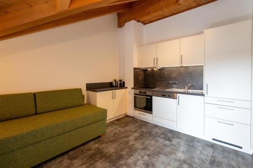 2 bedrooms, 3 beds