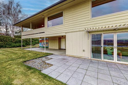 Waterfront Gem with Furnished Patio! Columbia Vista in 里奇蘭市中心