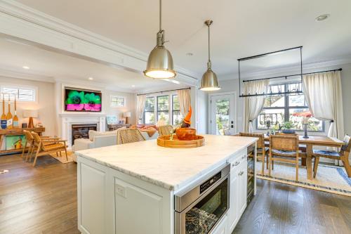 Sleek Long Branch Vacation Rental with Pool and Patio! in لونج برانش