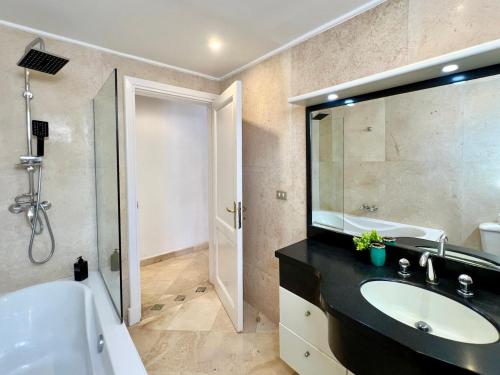 Hill Villa Venezia El Gouna: pool, beach & WiFi Hill Villa Venezia El Gouna: pool, beach & WiFi