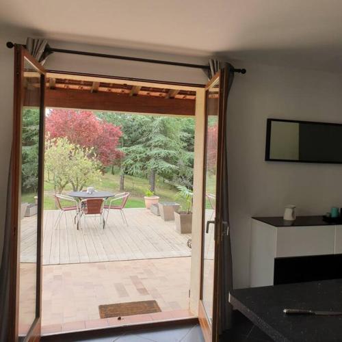 Appartement dans campagne aixoise Appartement dans campagne aixoise