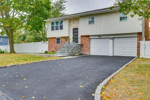 Bay Shore Vacation Rental about 7 Mi to the Beach in Bay Shore, USA