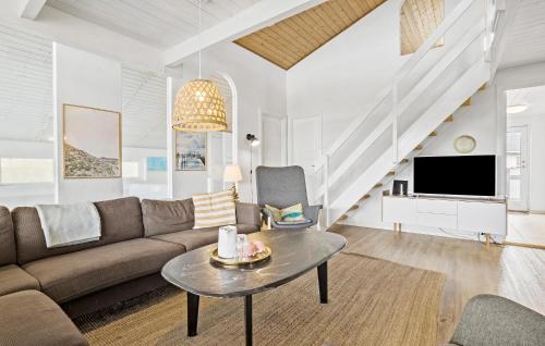 Awesome Home In Thisted With Sauna in 齐斯泰兹