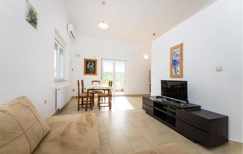 1 Bedroom Beautiful Apartment In Krusevo in Obrovac
