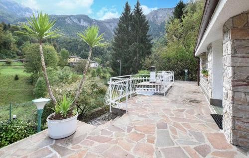 Skats, Stunning Apartment In Bordogna in Roncobello