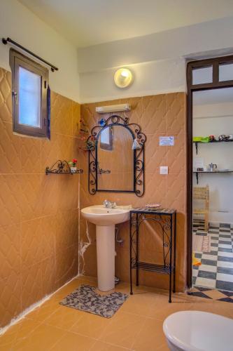 Riad Elaissi Riad Elaissi