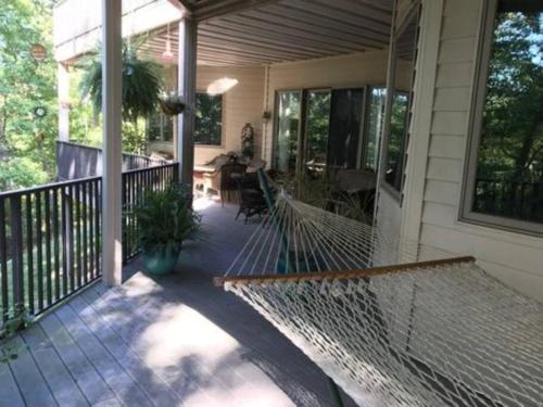 Beautiful Lakeside suite with private entrance