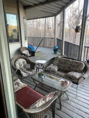 Beautiful Lakeside suite with private entrance