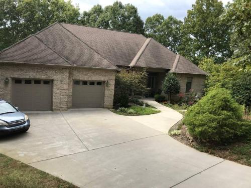 Beautiful Lakeside suite with private entrance