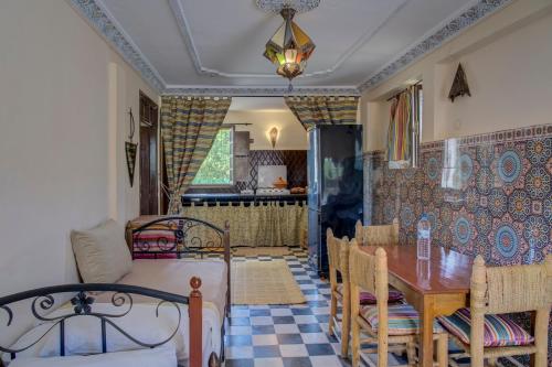 Riad Elaissi Riad Elaissi