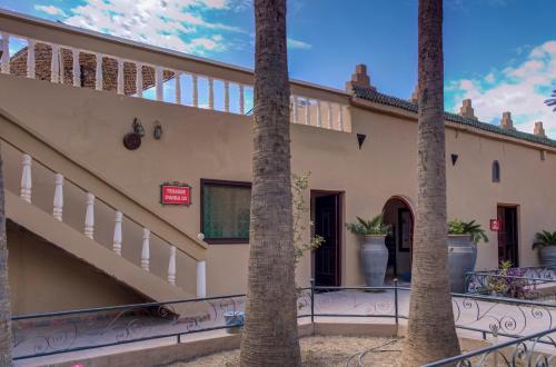 Riad Elaissi Riad Elaissi