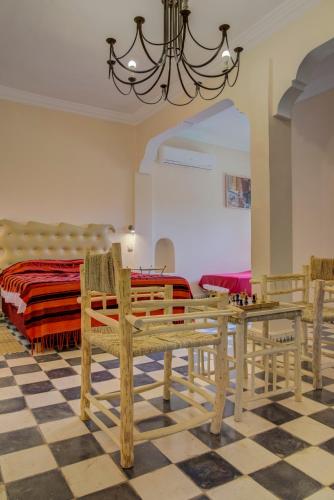 Riad Elaissi Riad Elaissi