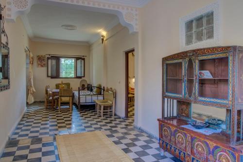 Riad Elaissi Riad Elaissi