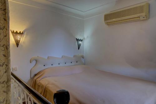 Riad Elaissi Riad Elaissi